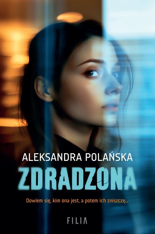 Zdradzona (wielkie litery)